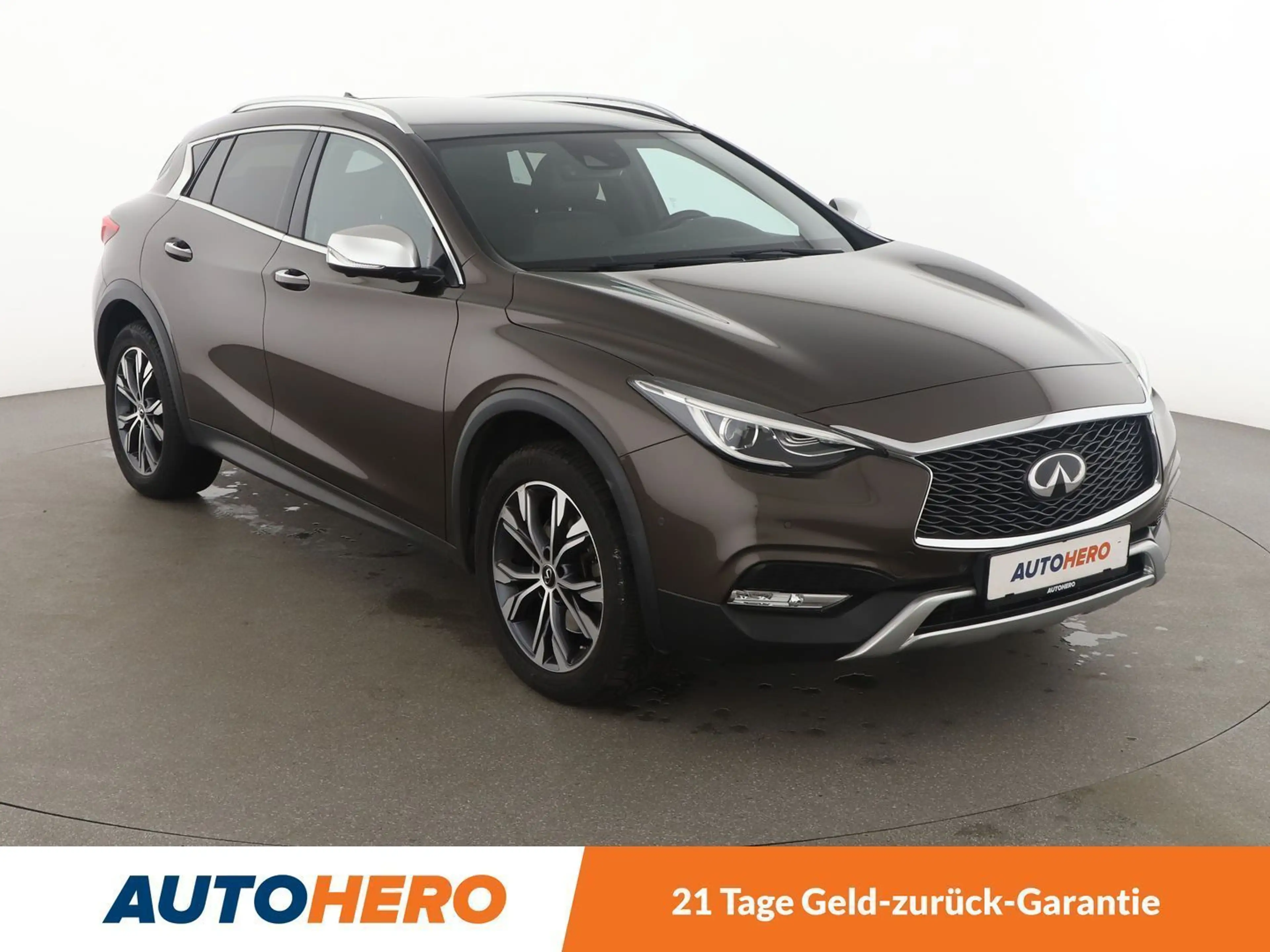 Infiniti QX30 2.2 Diesel Premium Tech Aut.*NAVI*LED*360°CAM* — photo 8