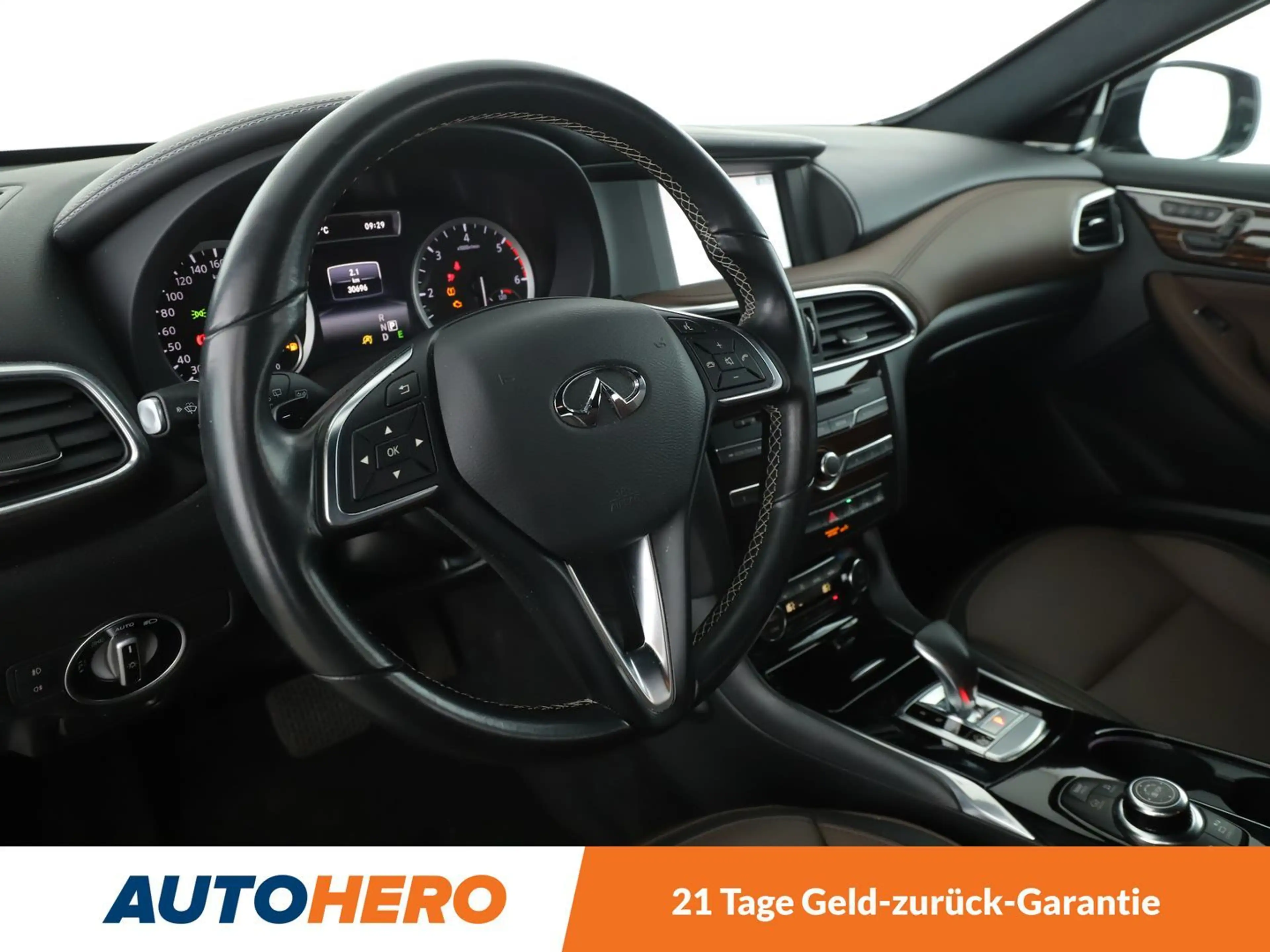 Infiniti QX30 2.2 Diesel Premium Tech Aut.*NAVI*LED*360°CAM* — photo 11