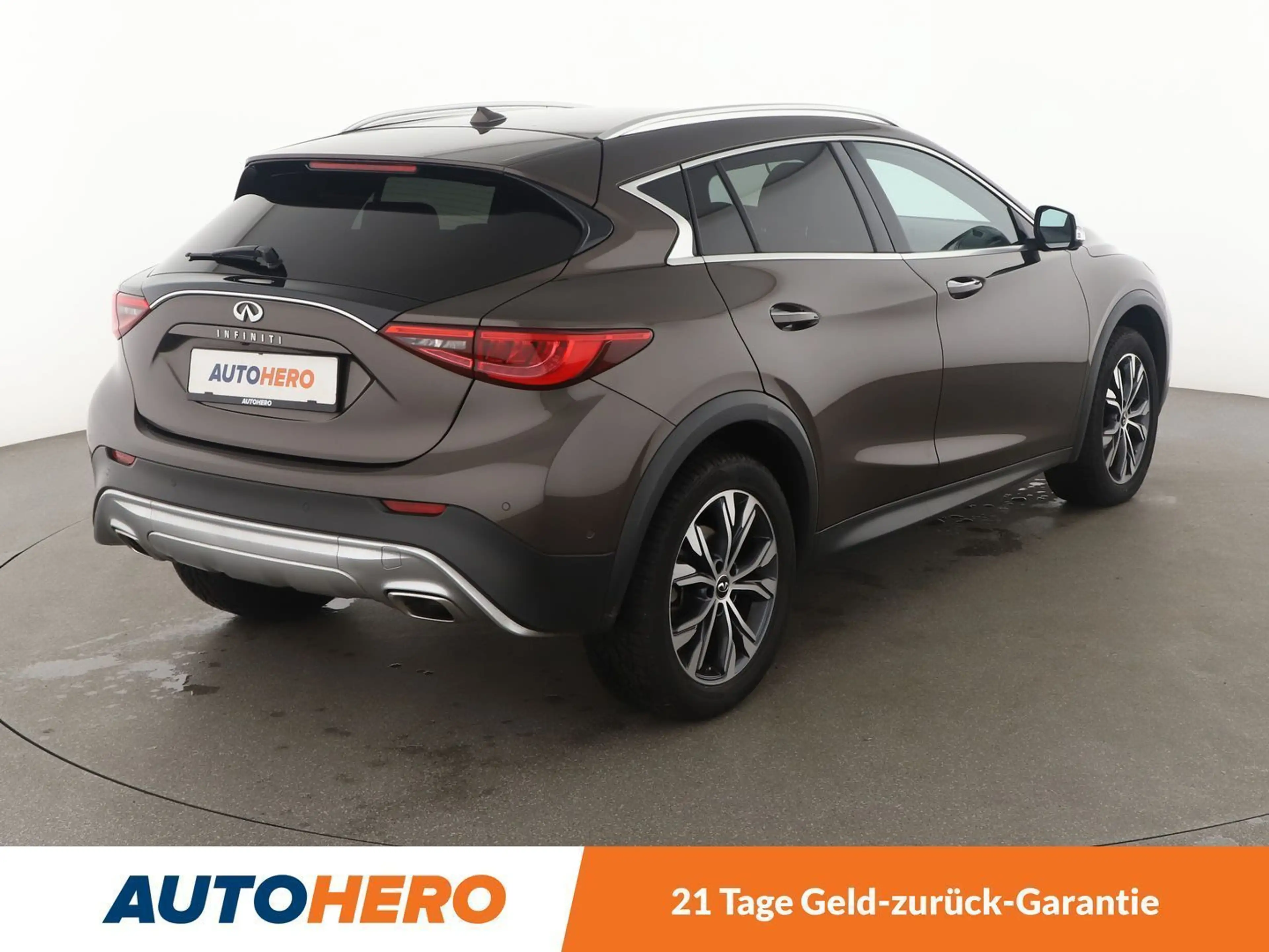 Infiniti QX30 2.2 Diesel Premium Tech Aut.*NAVI*LED*360°CAM* — photo 6
