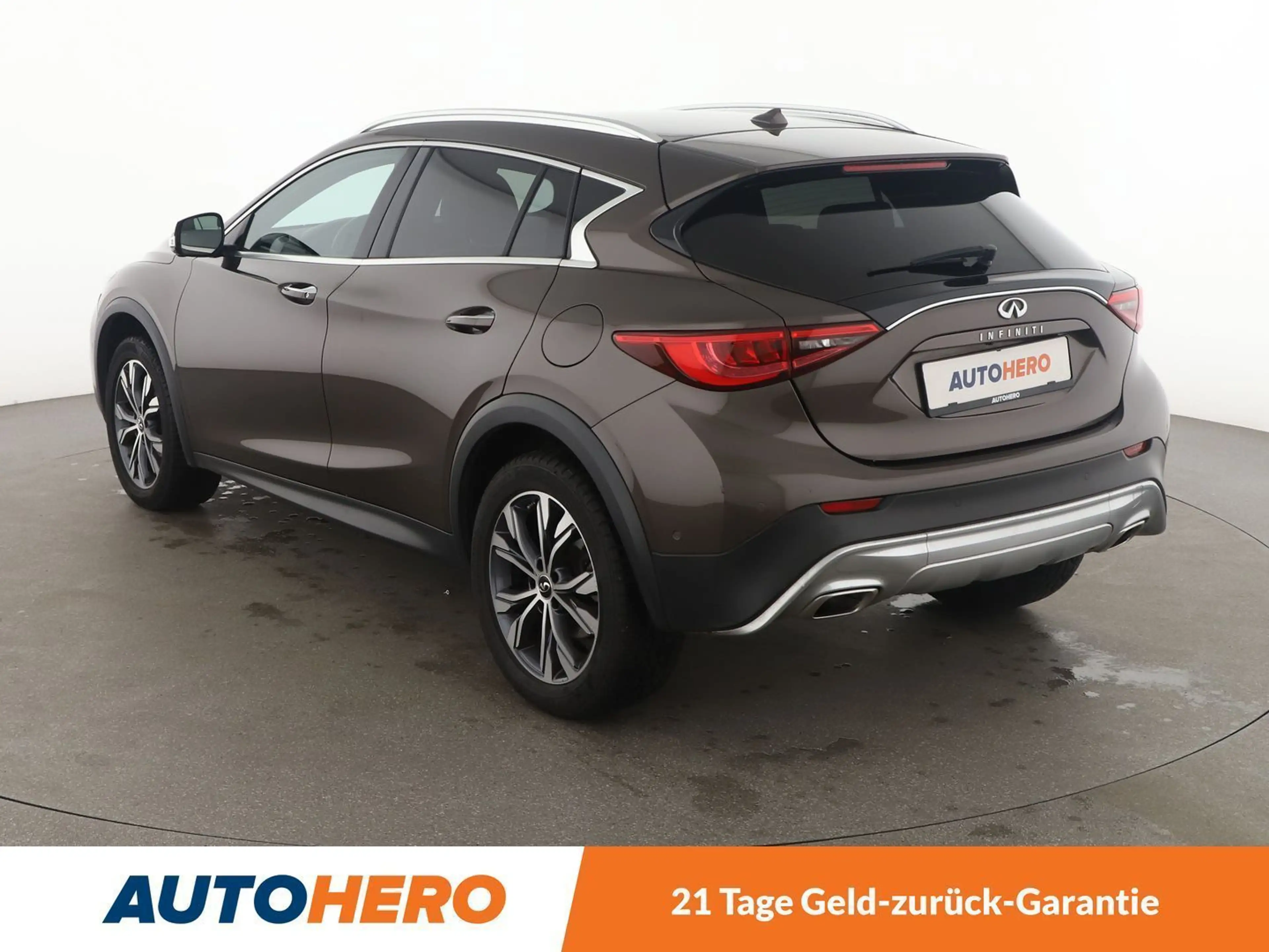 Infiniti QX30 2.2 Diesel Premium Tech Aut.*NAVI*LED*360°CAM* — photo 4