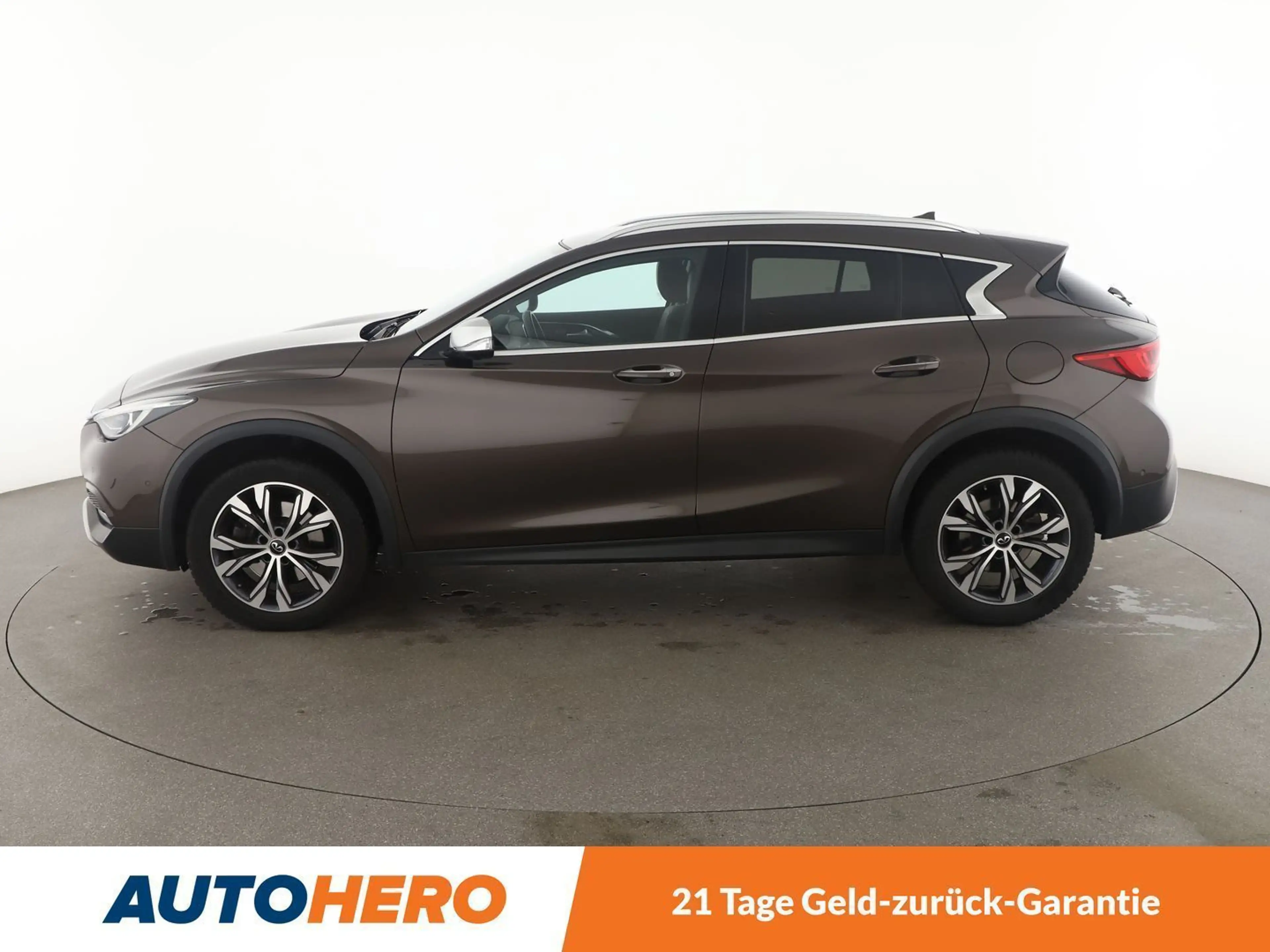 Infiniti QX30 2.2 Diesel Premium Tech Aut.*NAVI*LED*360°CAM* — photo 3