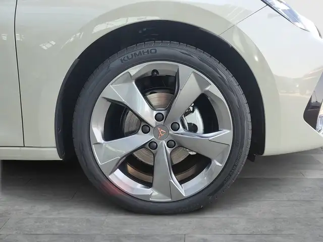 Cupra Leon view 7