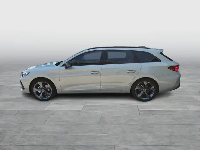 Cupra Leon view 3