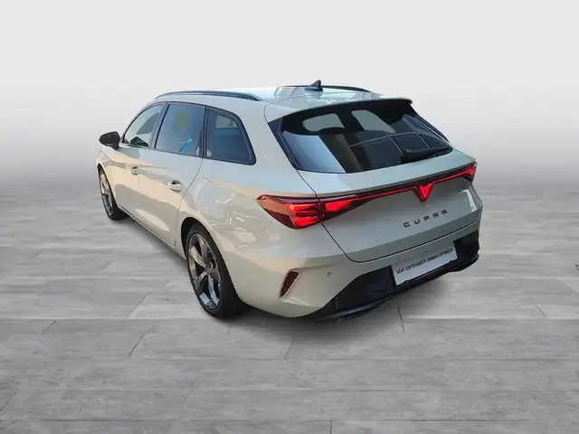 Cupra Leon view 4