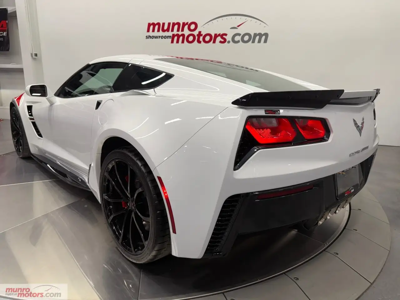 Chevrolet Corvette снимка Chevrolet Corvette
