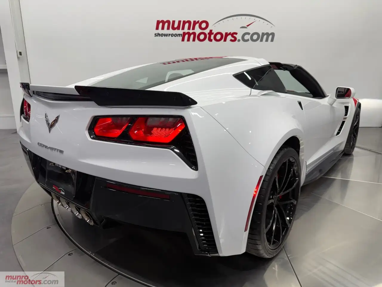 Chevrolet Corvette снимка Chevrolet Corvette