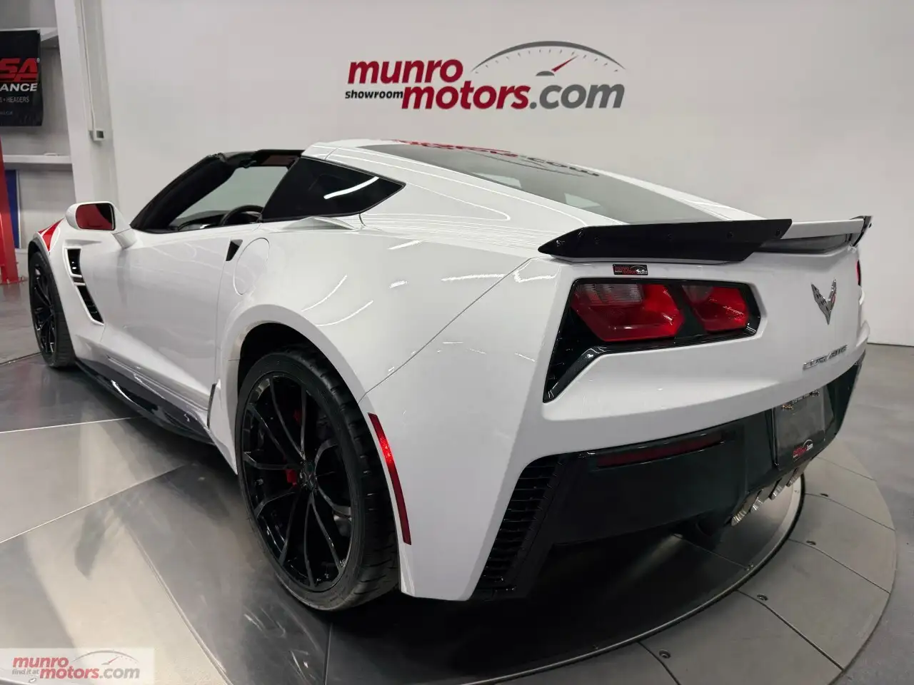 Chevrolet Corvette снимка Chevrolet Corvette