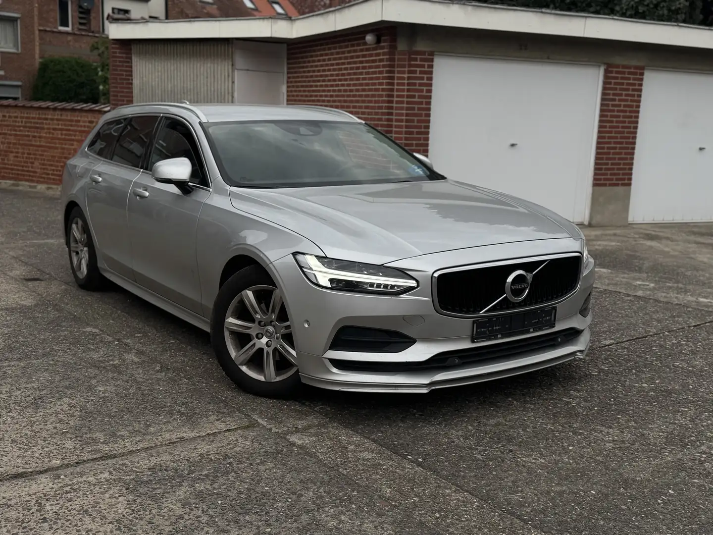 Volvo V90 2.0 D3 Momentum Pro Gear.AdBlue (EU6d-T. - 1