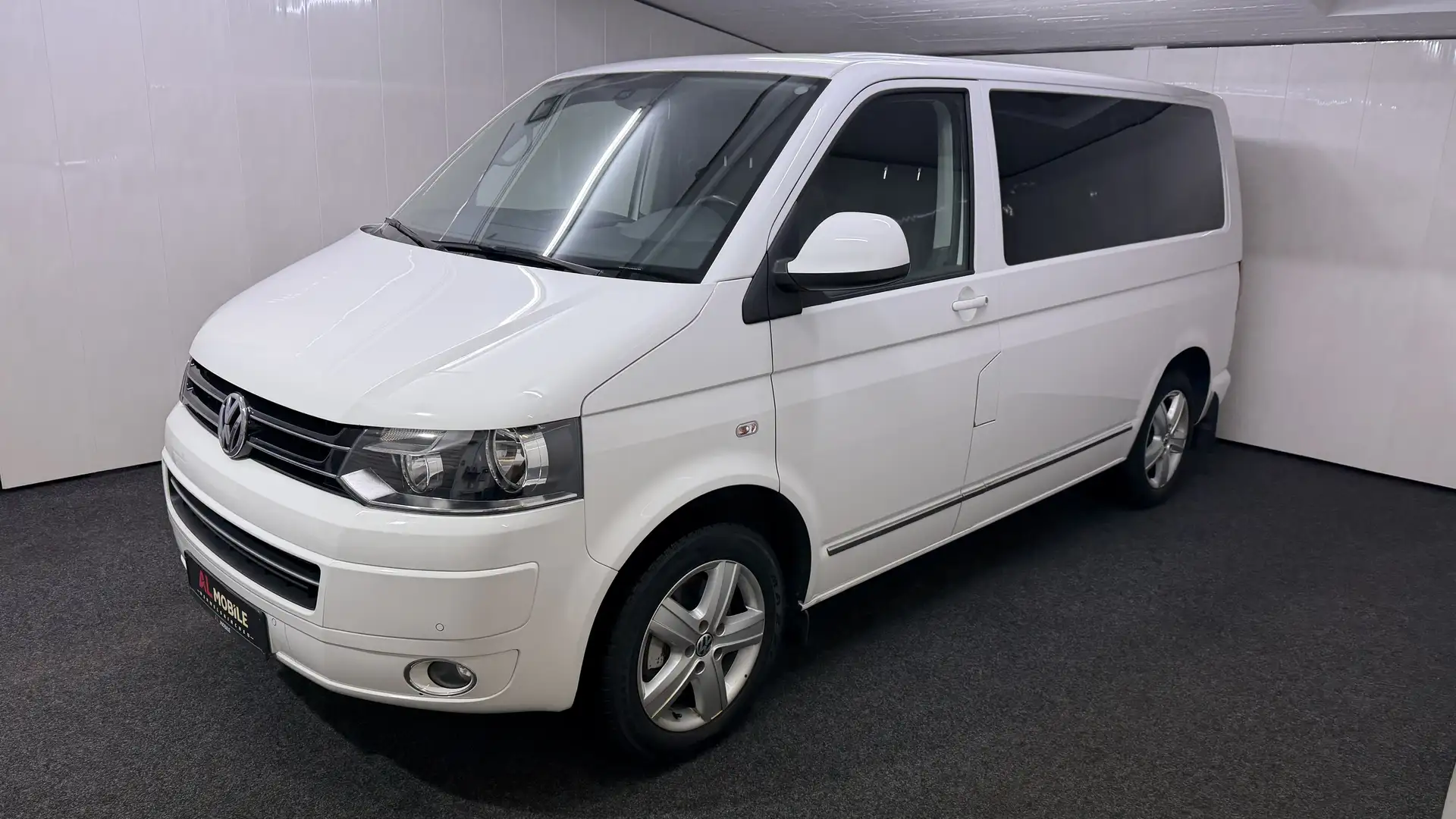 Volkswagen T5 Multivan Comfortline 2.0 TDI Aus 2.H SHZ 7-SITZER PDC AHK Weiß - 1