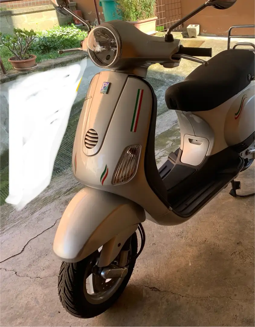 Vespa LX 50 Серебристый - 1