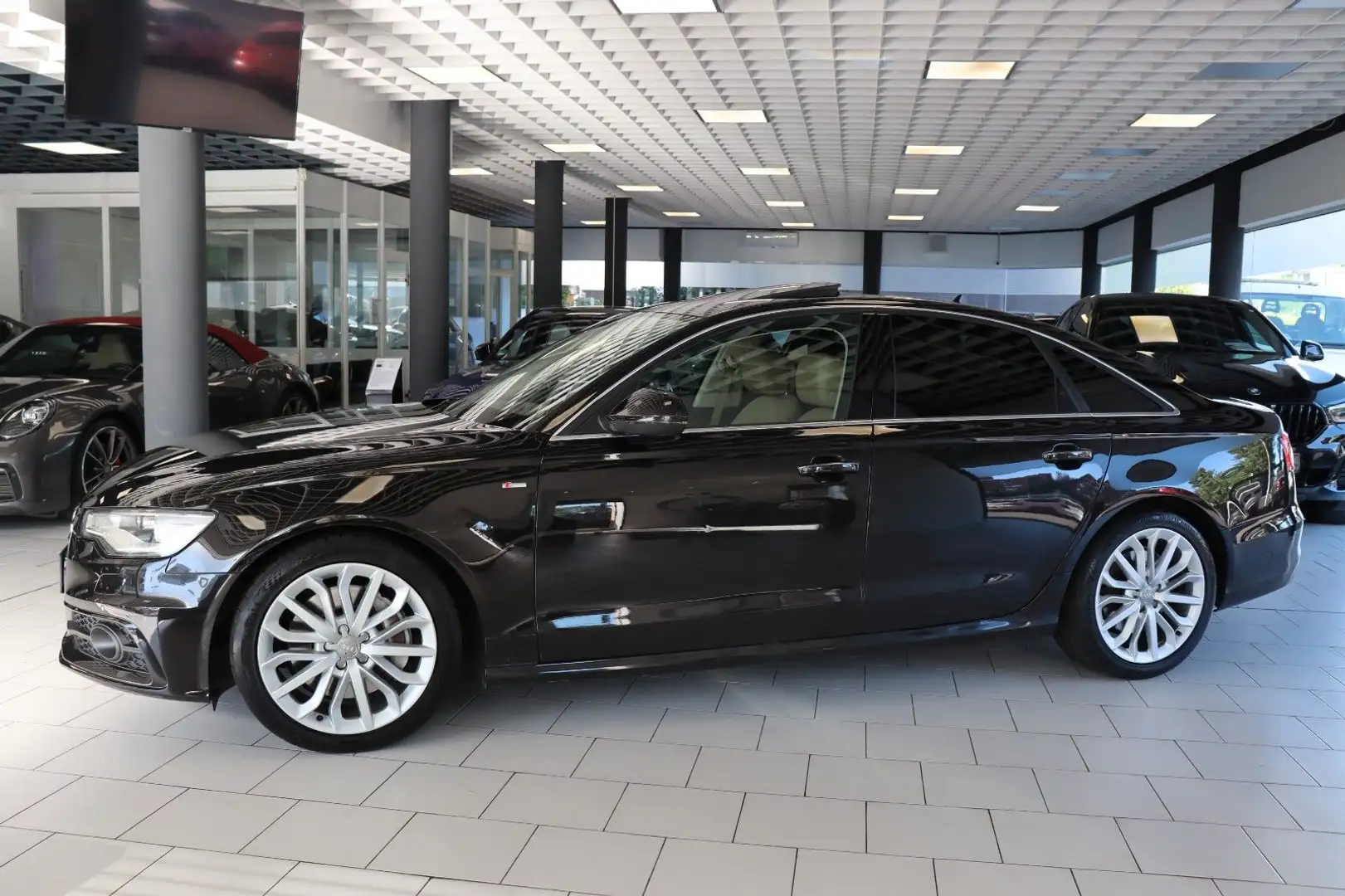 Audi A6 Lim. 3.0 TDI Quattro S line|S-DACH|BOSE|360° Zwart - 2