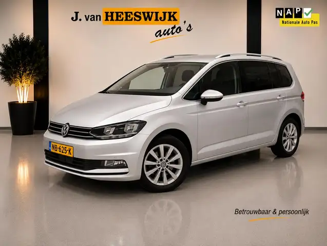 Volkswagen Touran 1.4 TSI Connected Series Pdc | Lmv | Panoramadak |