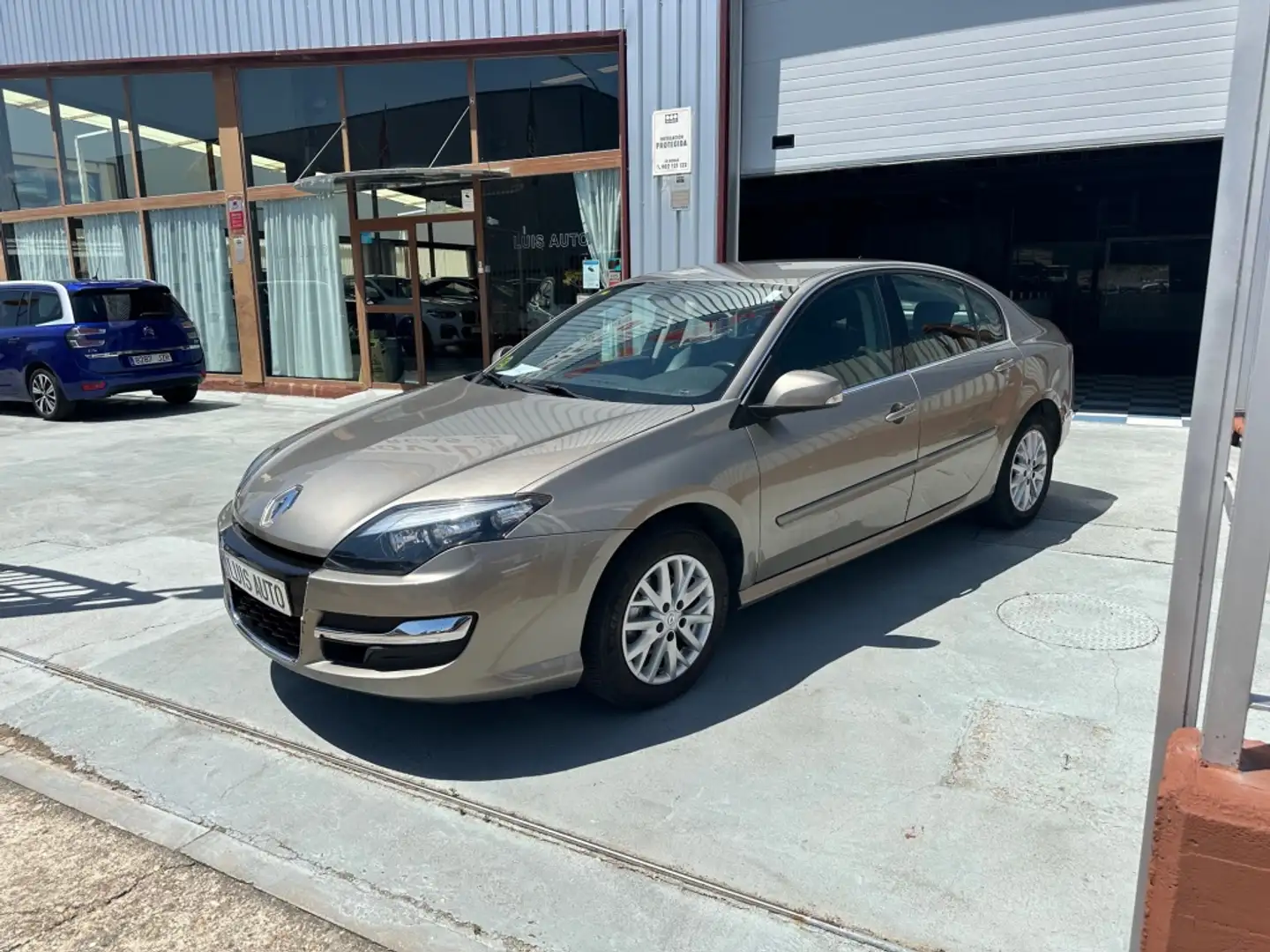 Renault Laguna 1.5dCi Dynamique R-Link EDC 110 Бежевий - 1