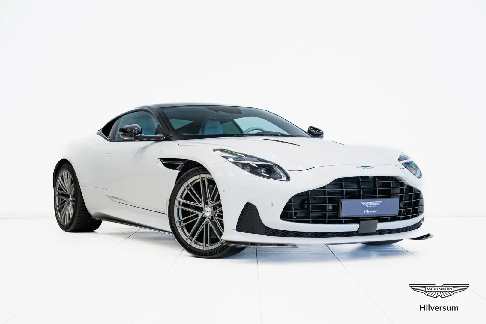 Aston Martin DB12 Coupe 2023 Blanc - 1