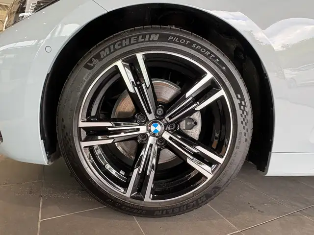 BMW 4 Series view 10