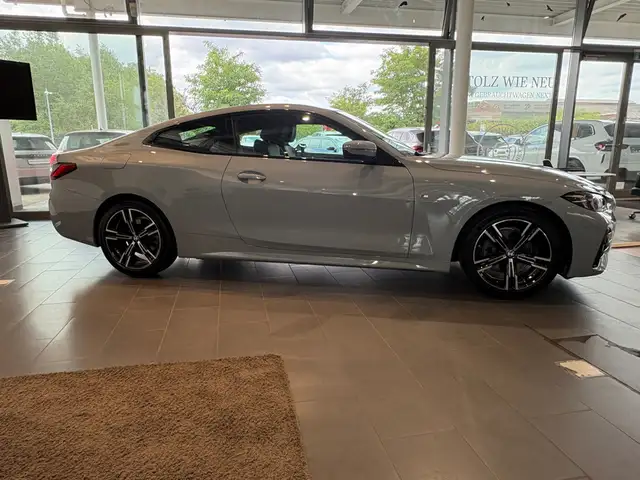 BMW 4 Series view 8