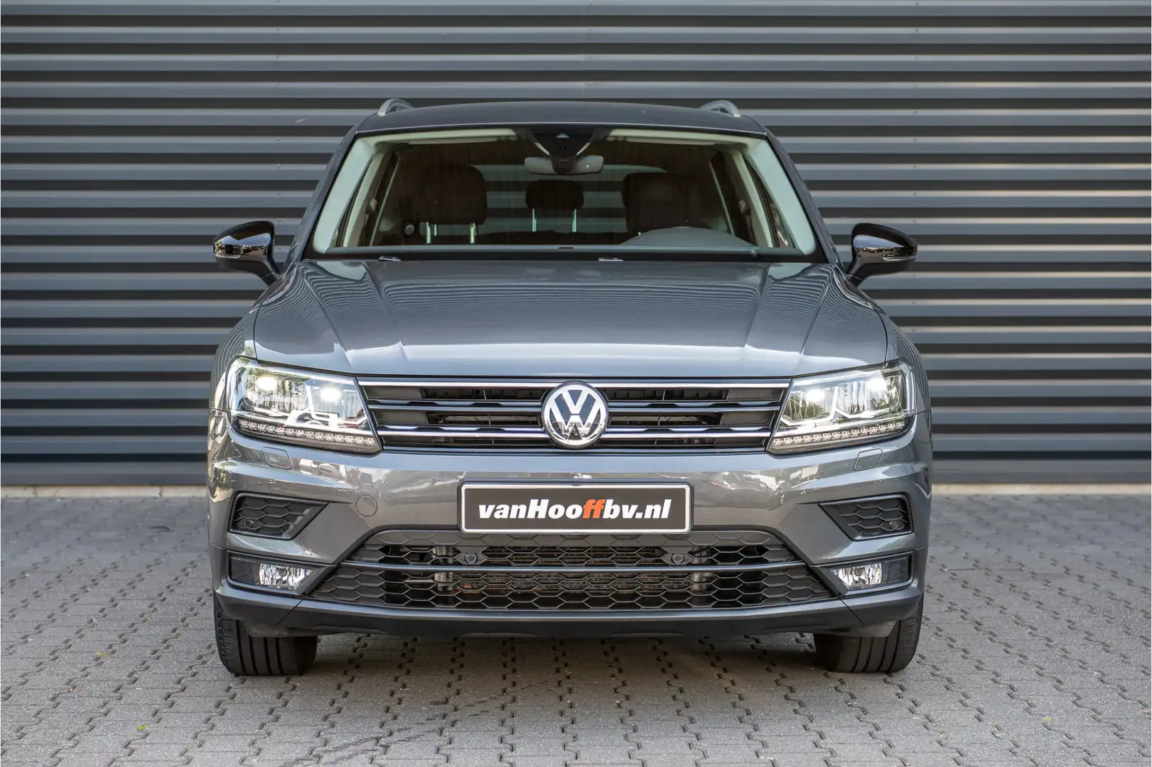 Volkswagen Tiguan 1.5 TSI DSG LED-Trekhaak-Privacy glass Grijs - 2
