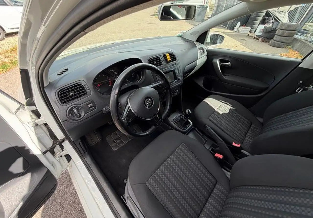 Volkswagen Polo Citadine 5 portes — photo 3