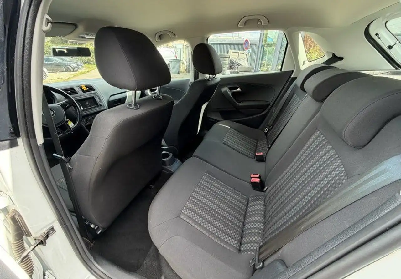 Volkswagen Polo Citadine 5 portes — photo 4