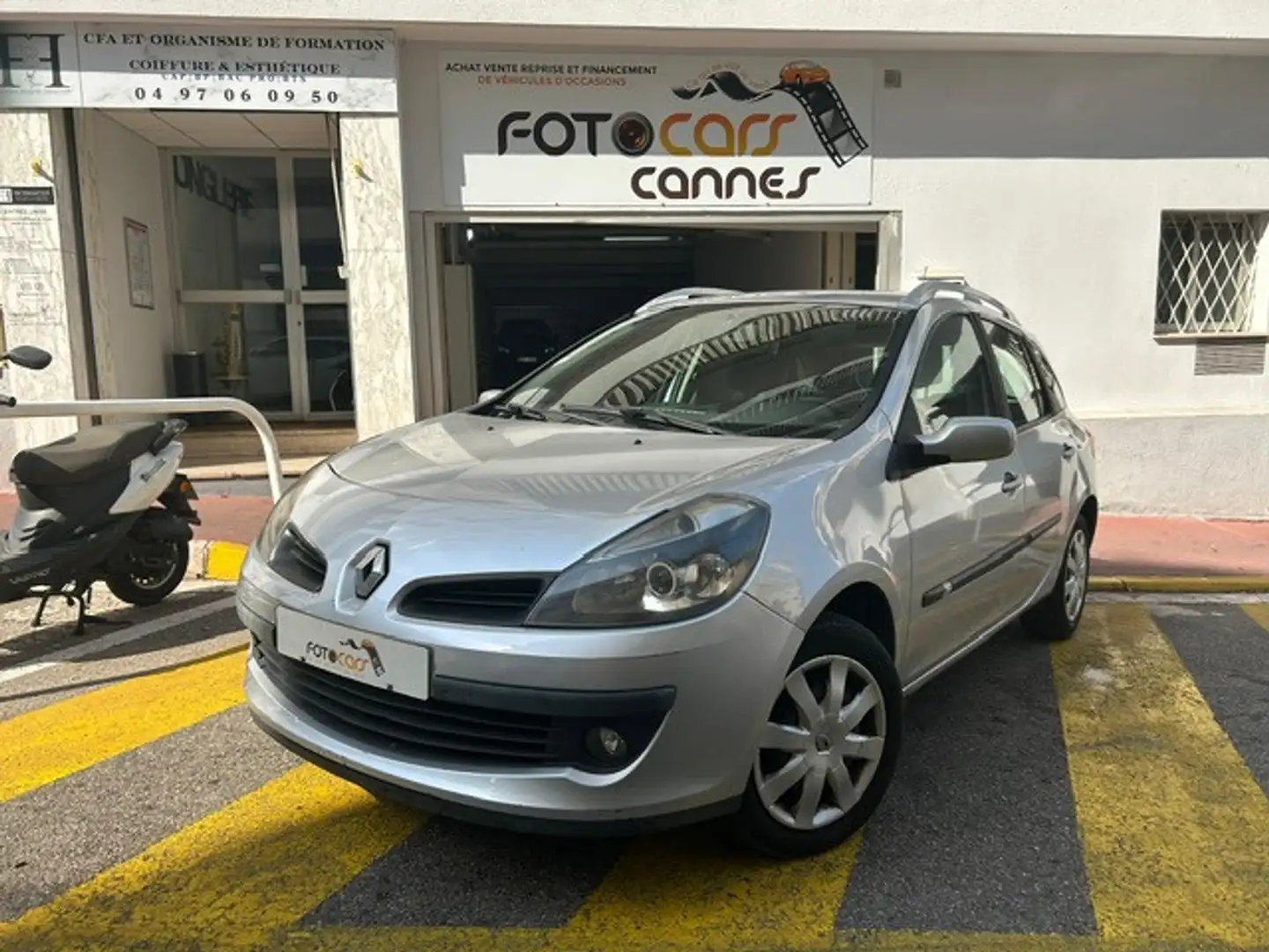 Renault Clio 1.5 DCI 85CH DYNAMIQUE Grau - 1