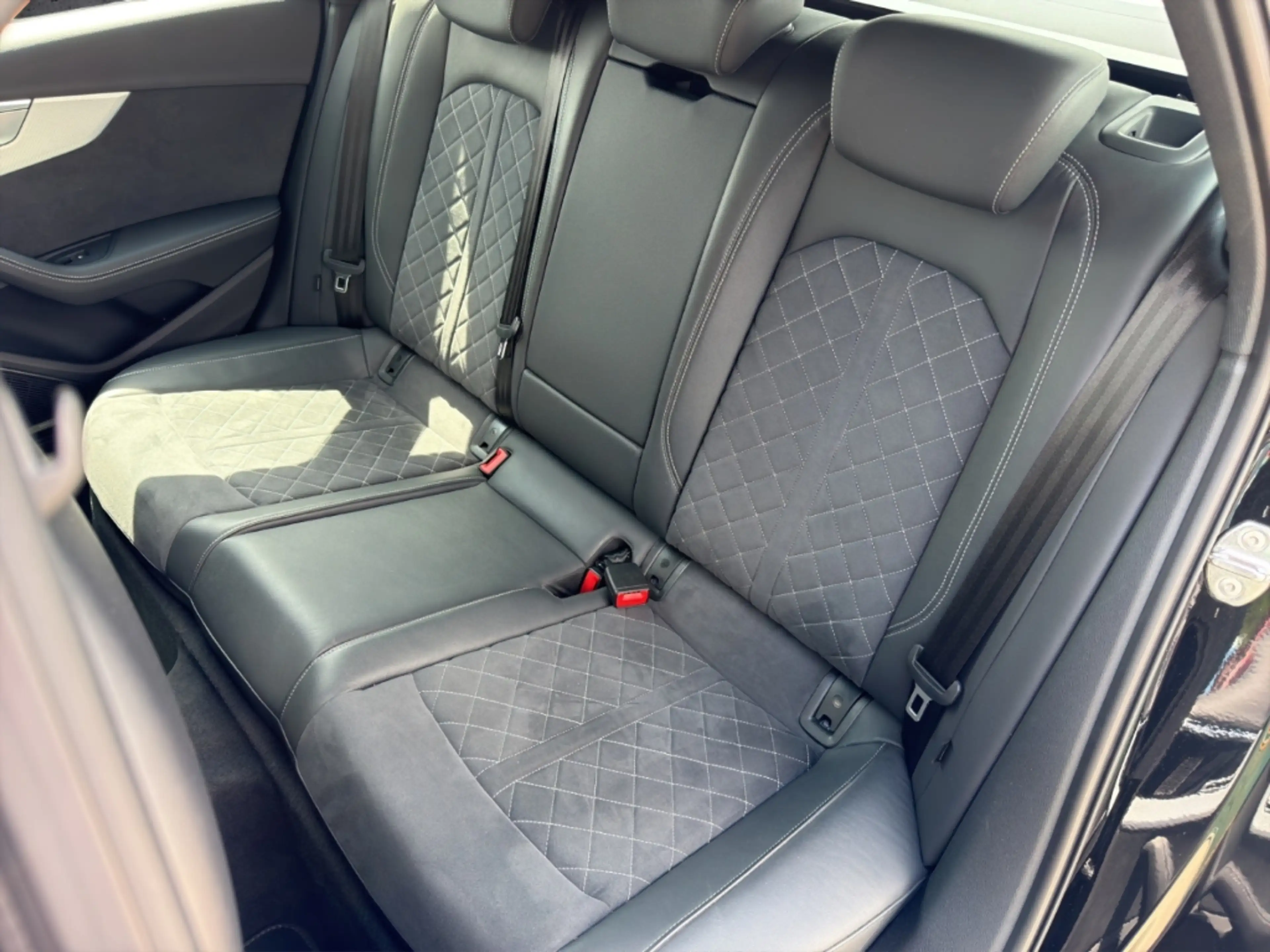 Audi RS4 Avant 2.9 TFSI qu. HUD MATRIX LED EL.SITZ B&O FULL — photo 12