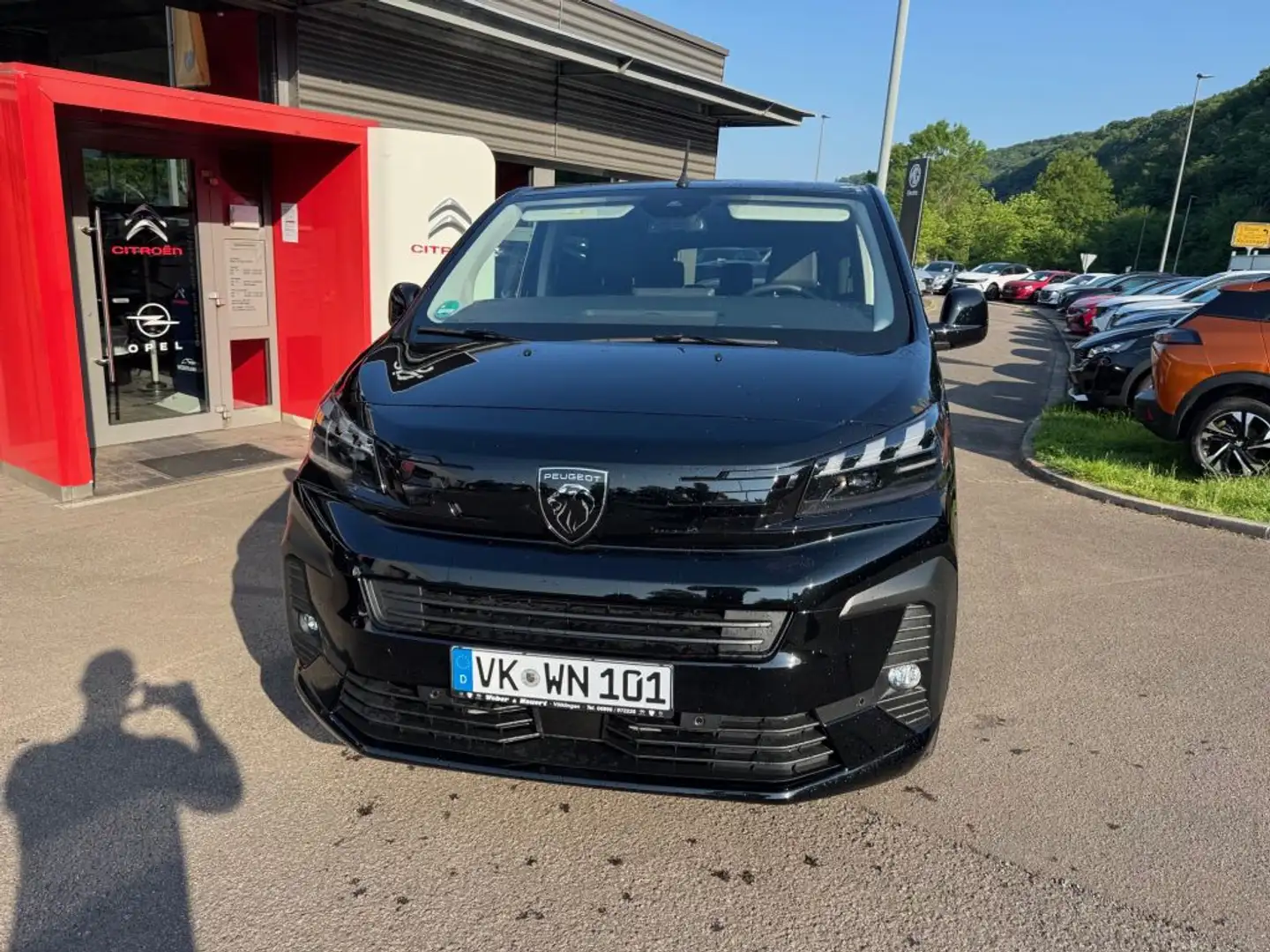 Peugeot Traveller L3 2.0 BlueHDi 180 EAT8 Allure 7 Sitzer AHK LHZ SH - 2