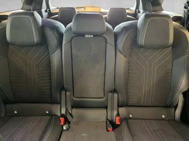 Peugeot 5008 E-5008 GT Elektro 325 AWD 73kWh Ansicht 13