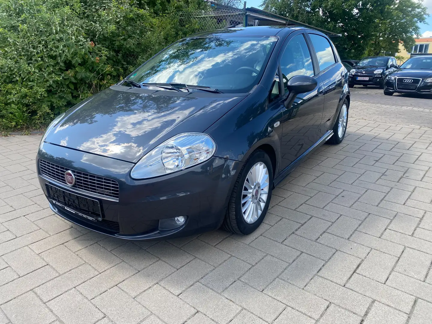 Fiat Grande Punto 1.3 16V Multijet Dynamic (66kW) Grau - 1