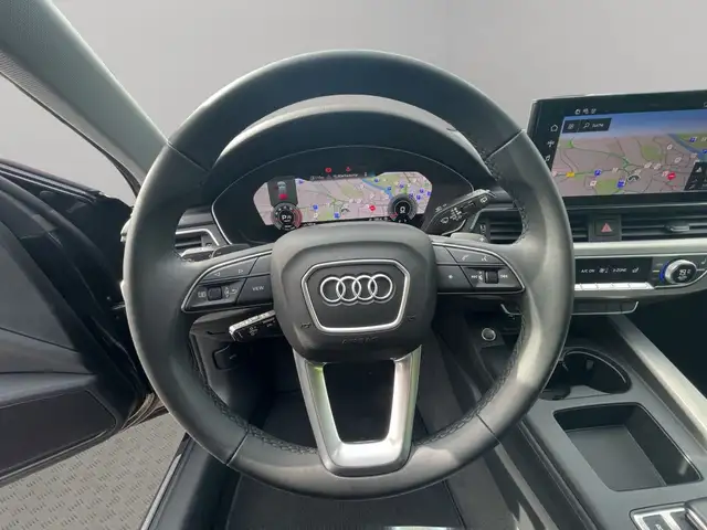 Audi A4 view 12