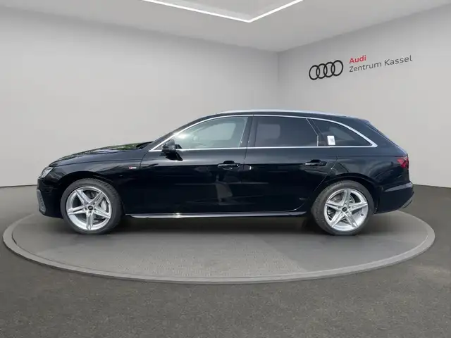 Audi A4 view 4