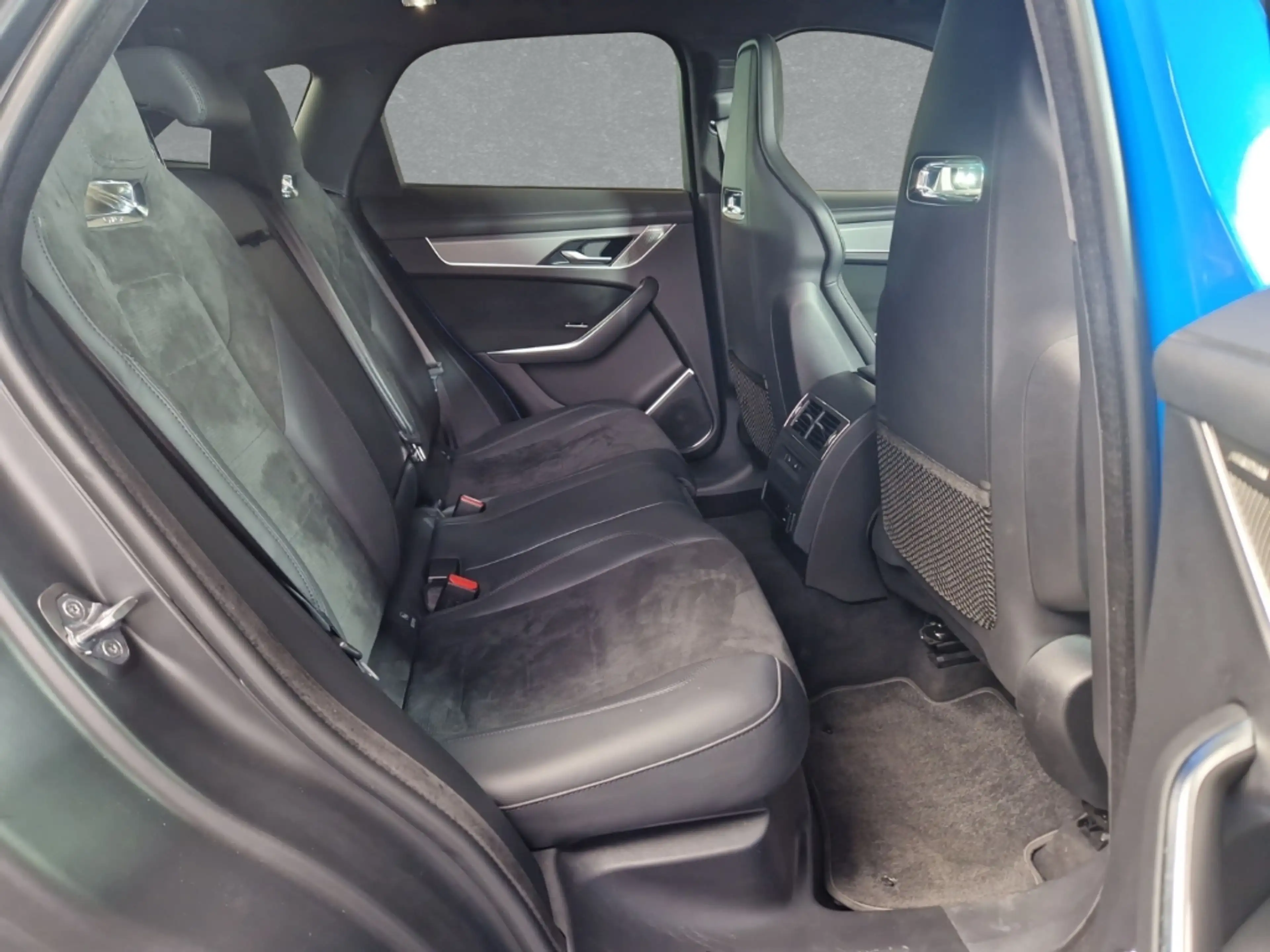 Jaguar F-Pace AWD P550 SVR Pano Pixel-LED — photo 5