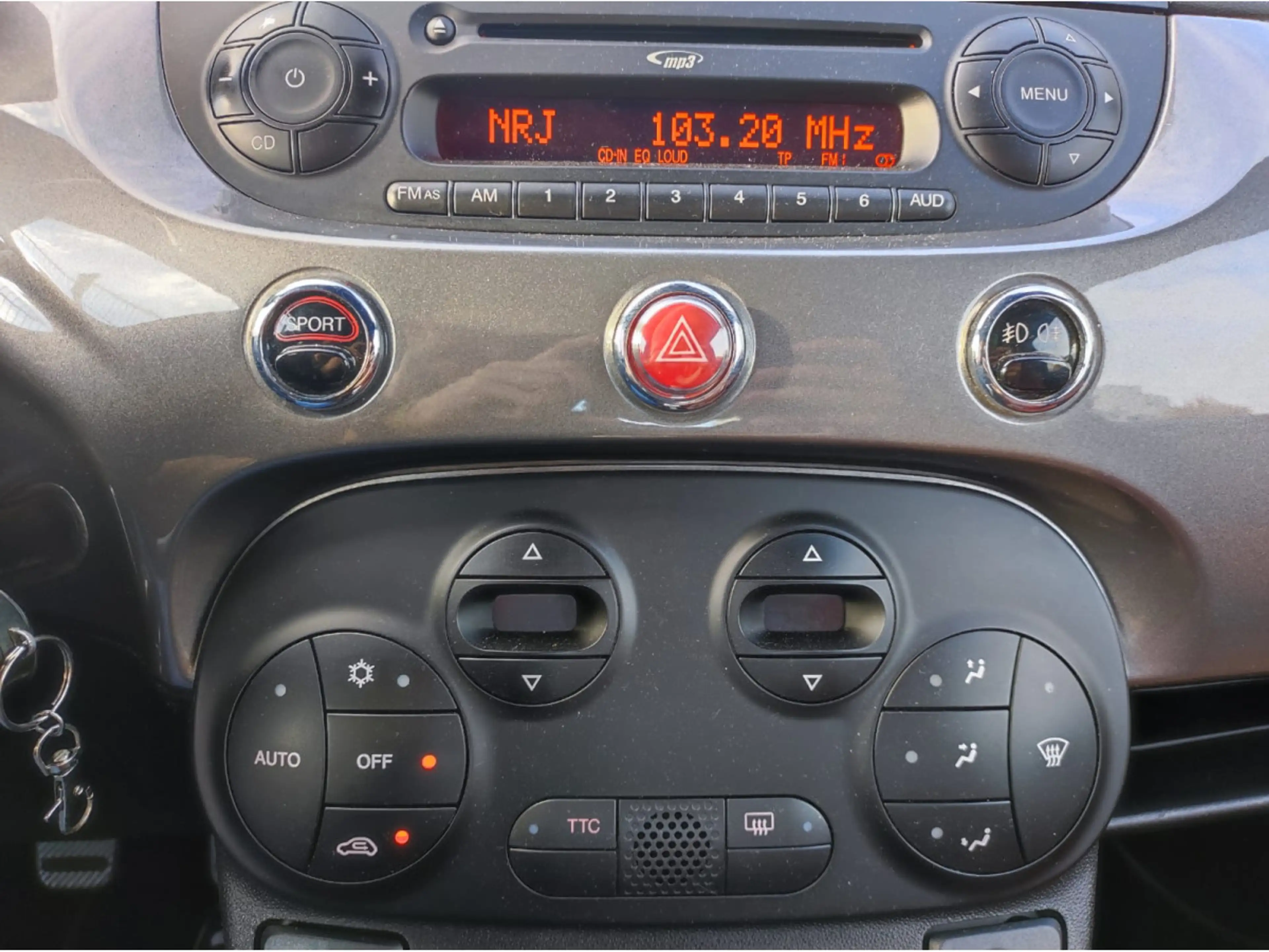 Abarth 500C C 1.4 T — photo 12