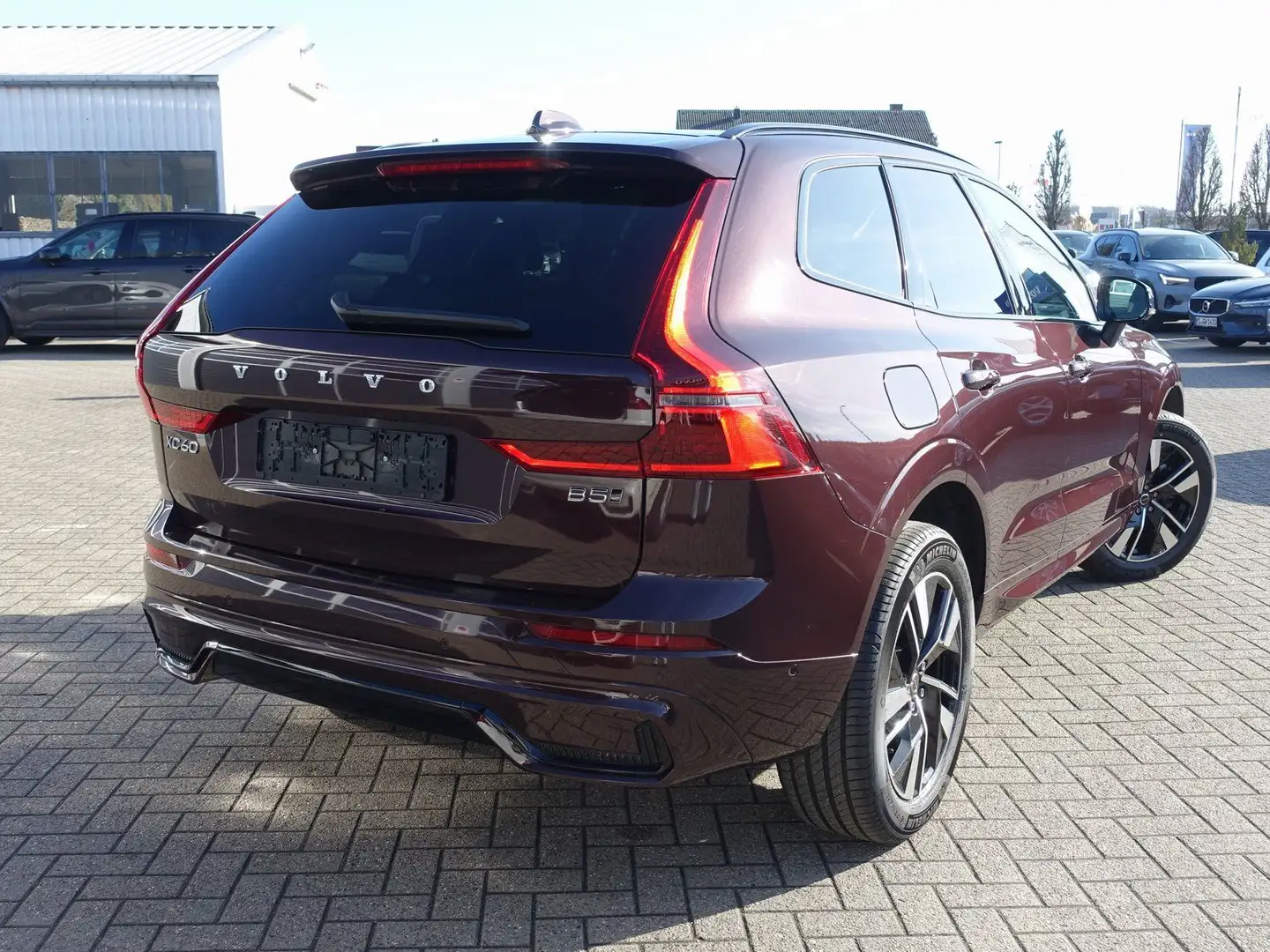 Volvo XC60 MJ26! Plus Dark B5 AWD/Pano/HeadUP/360°/H&K Rouge - 2