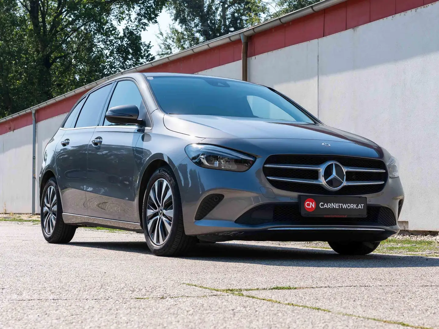 Mercedes-Benz B 180 Erstbesitz, LED, Android Auto, Sitzheizung, MFL Grau - 1