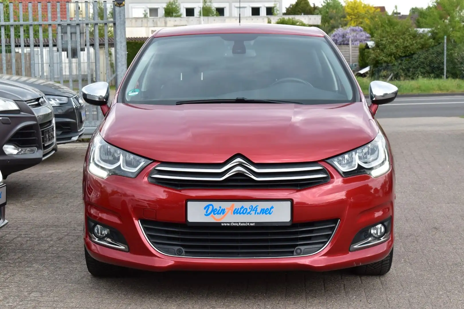 Citroen C4 Lim. Selection 1.Hd|Navi|Klimaaut.|PDC|Tempo. Rojo - 2