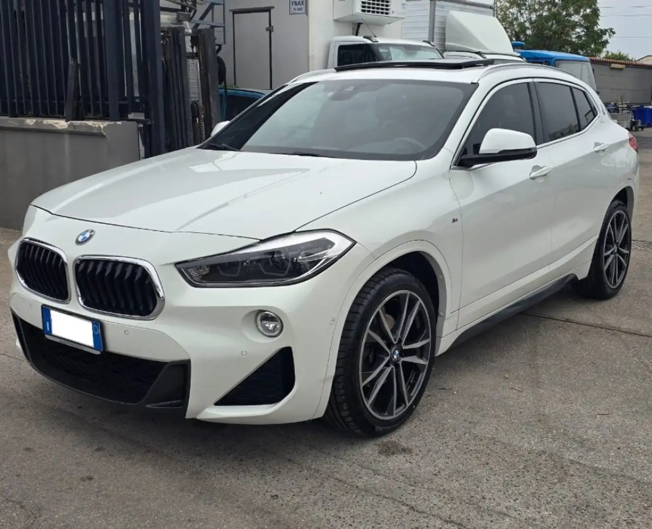 BMW X2 sDrive18d Msport Blanc - 2