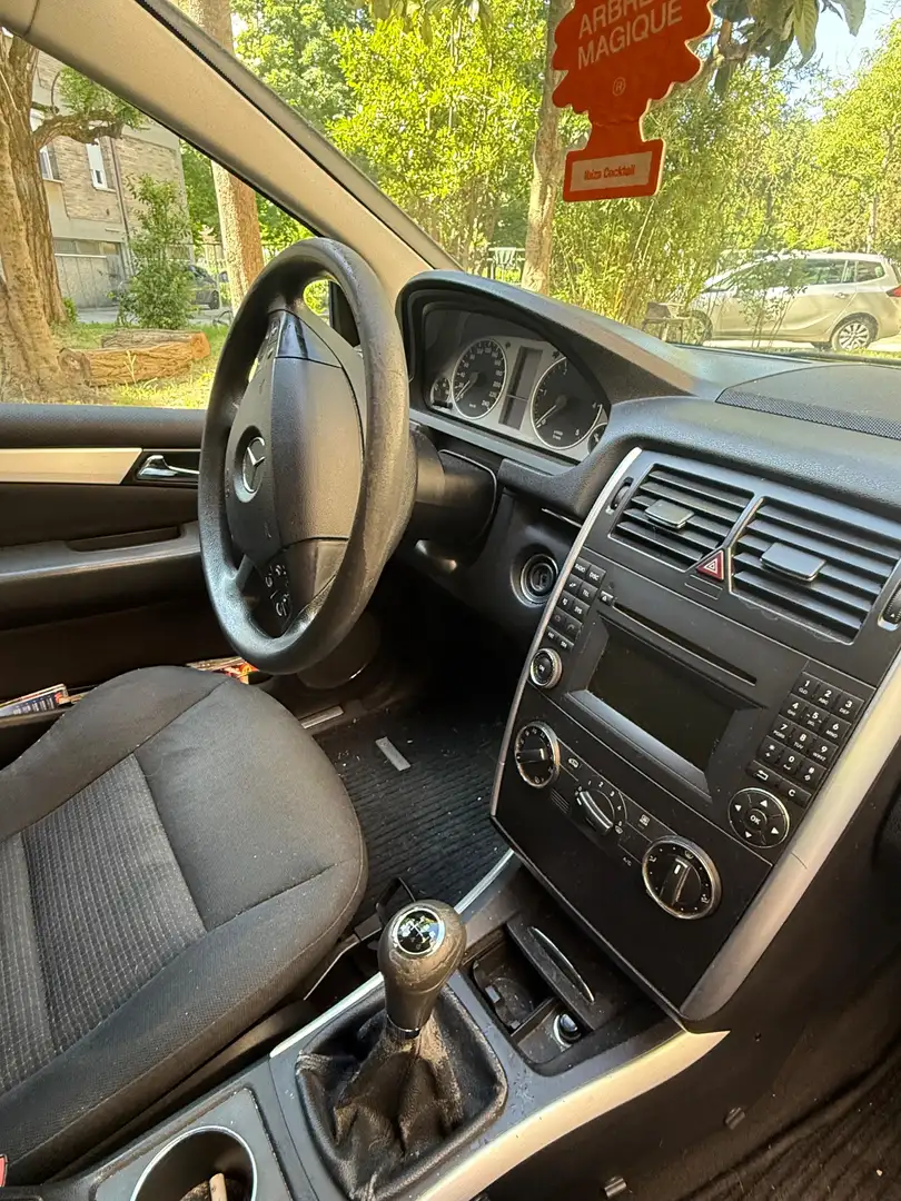 Mercedes-Benz B 180 Premium Negru - 2