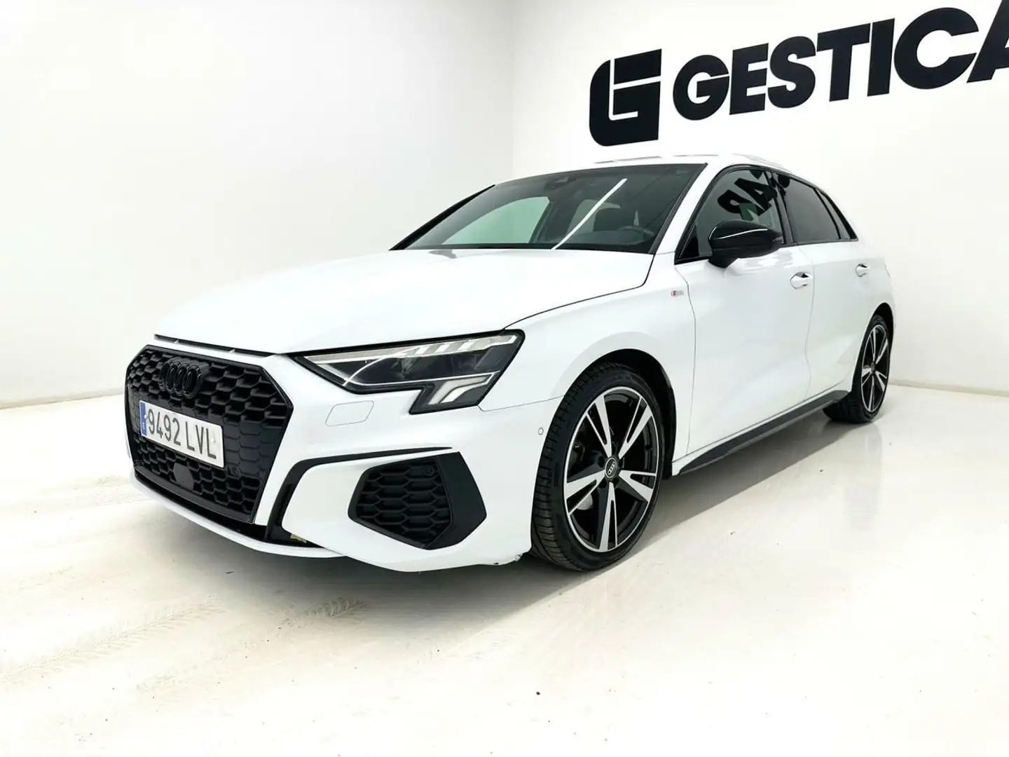 Audi A3 Sportback 35TDI Black line Blanc - 2