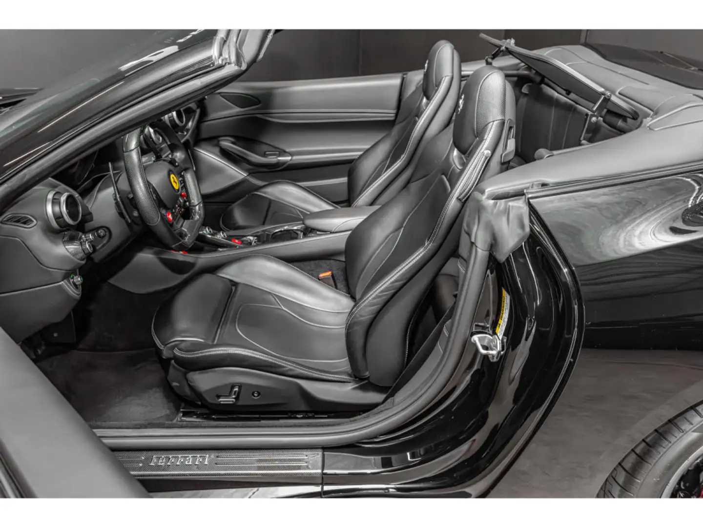 Ferrari Portofino F1/360°/20/BELUFT/LIFT/CARBONE/VOLL/ Noir - 2