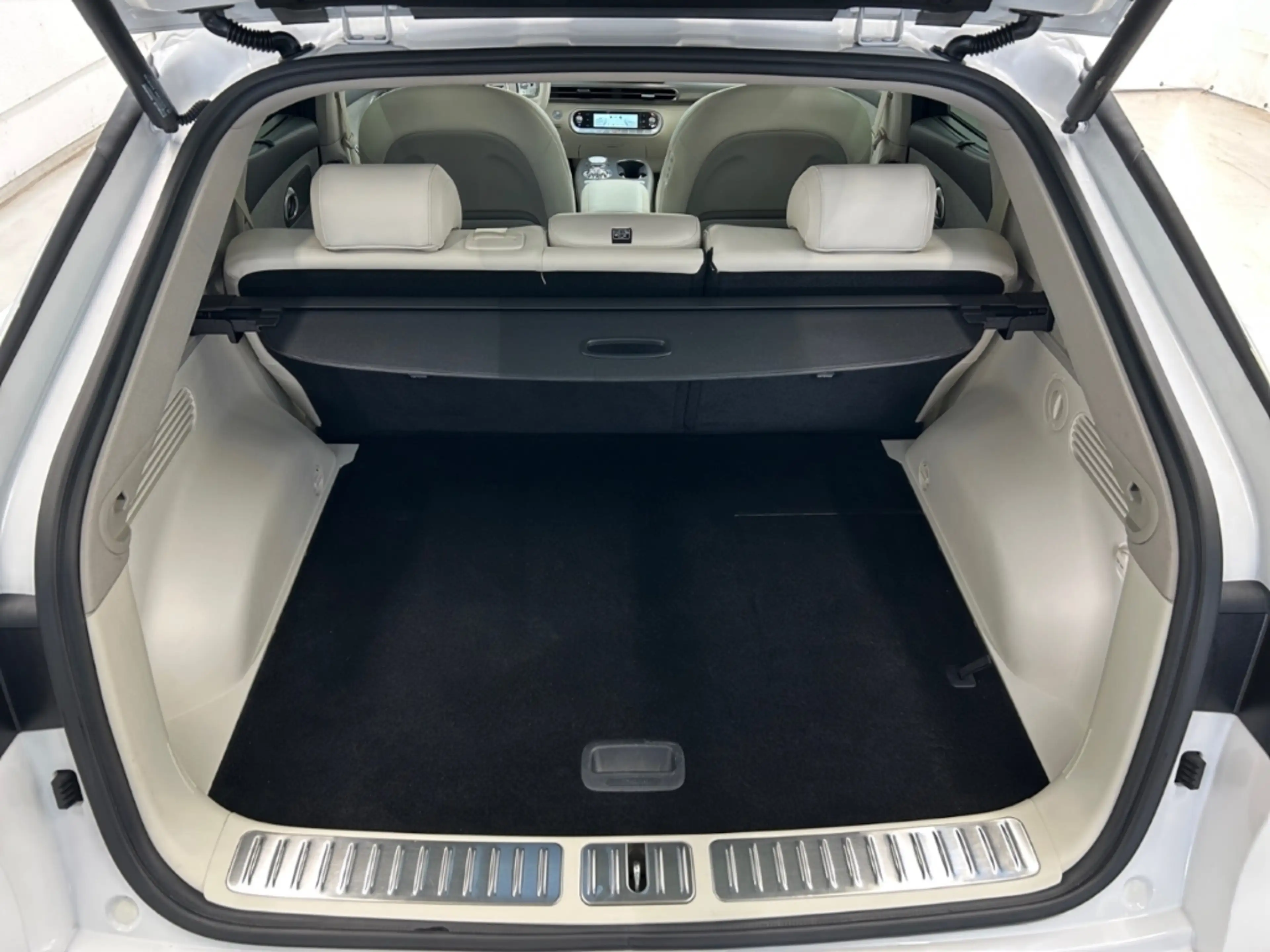 Genesis GV60 Sport Elektro 4WD Sportpaket Memory Sitze Soundsys — photo 14