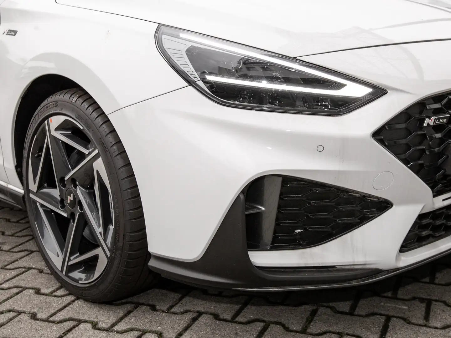 Hyundai i30 Kombi N-LINE+NAVI+LED+SHZ+EL.SITZE+PANO-DACH Weiß - 2