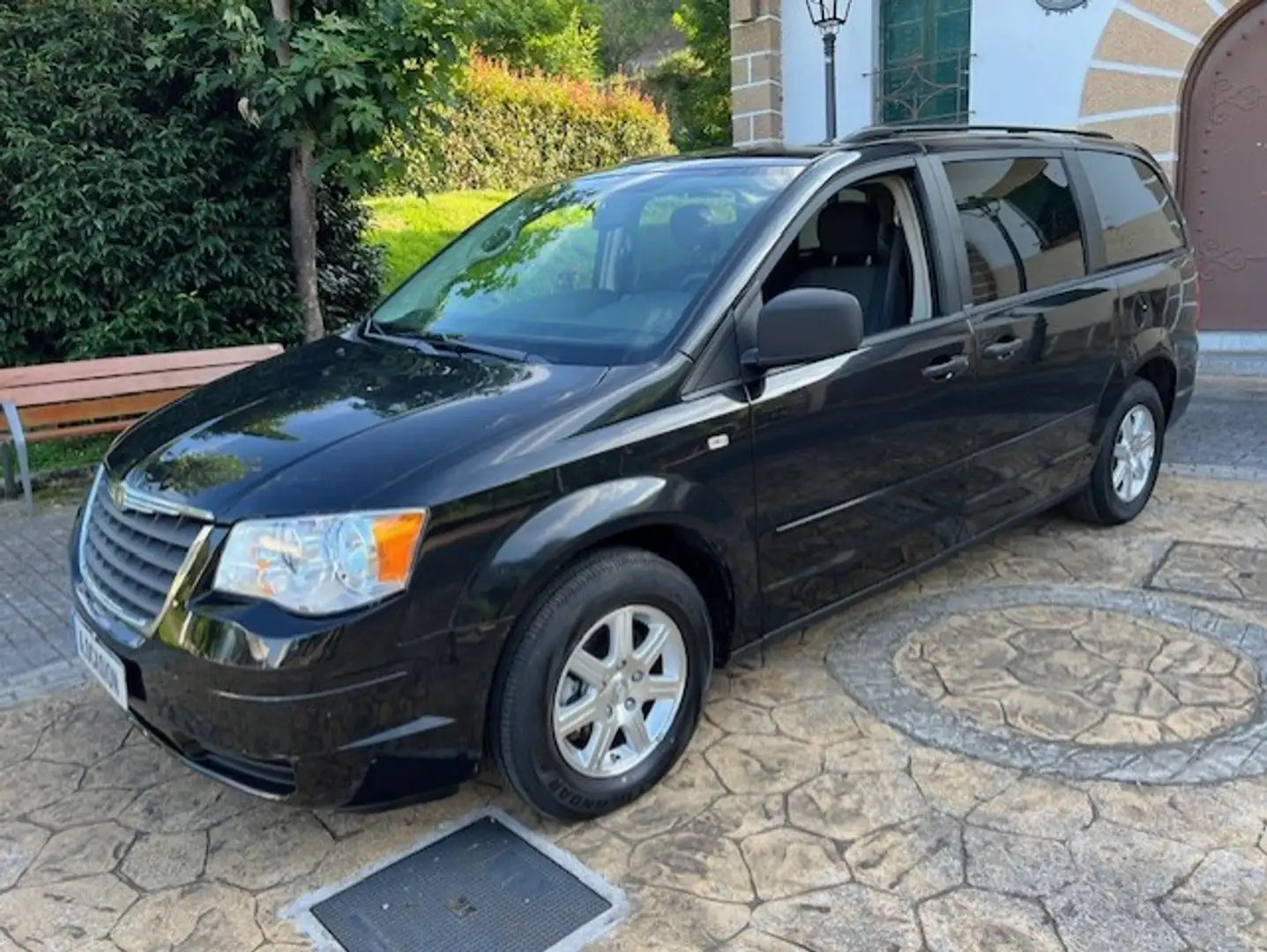 Chrysler Voyager Grand 2.8CRD Touring Aut. Negro - 1