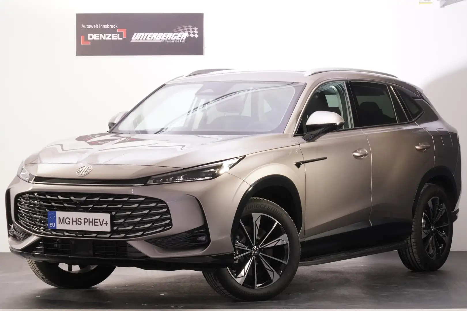 MG HS PHEV+ Comfort Stoff Silber - 2