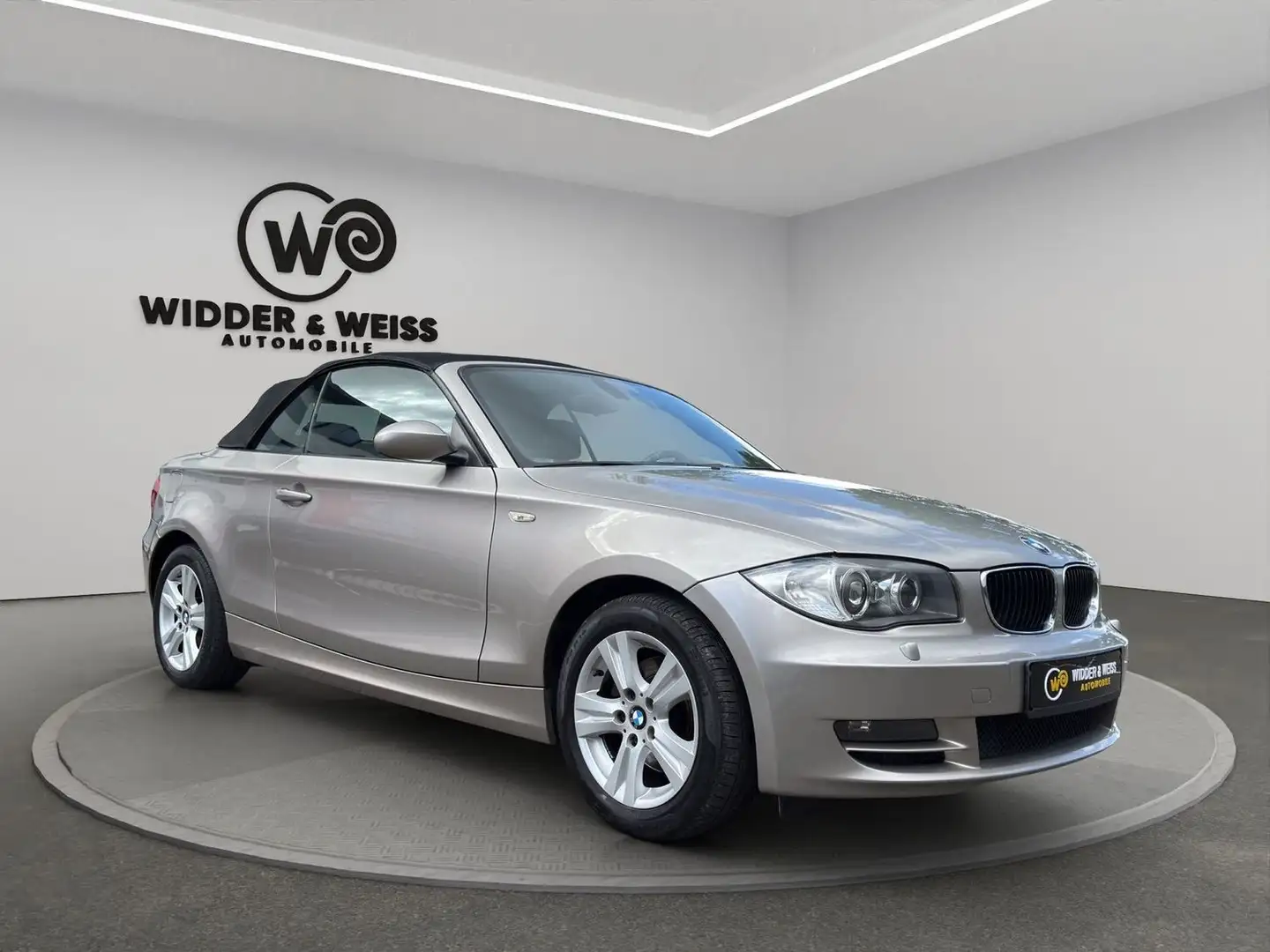 BMW 120 D AUTOMATIK/NAVI/XENON/LEDER/STZHZG/PDC Beige - 2