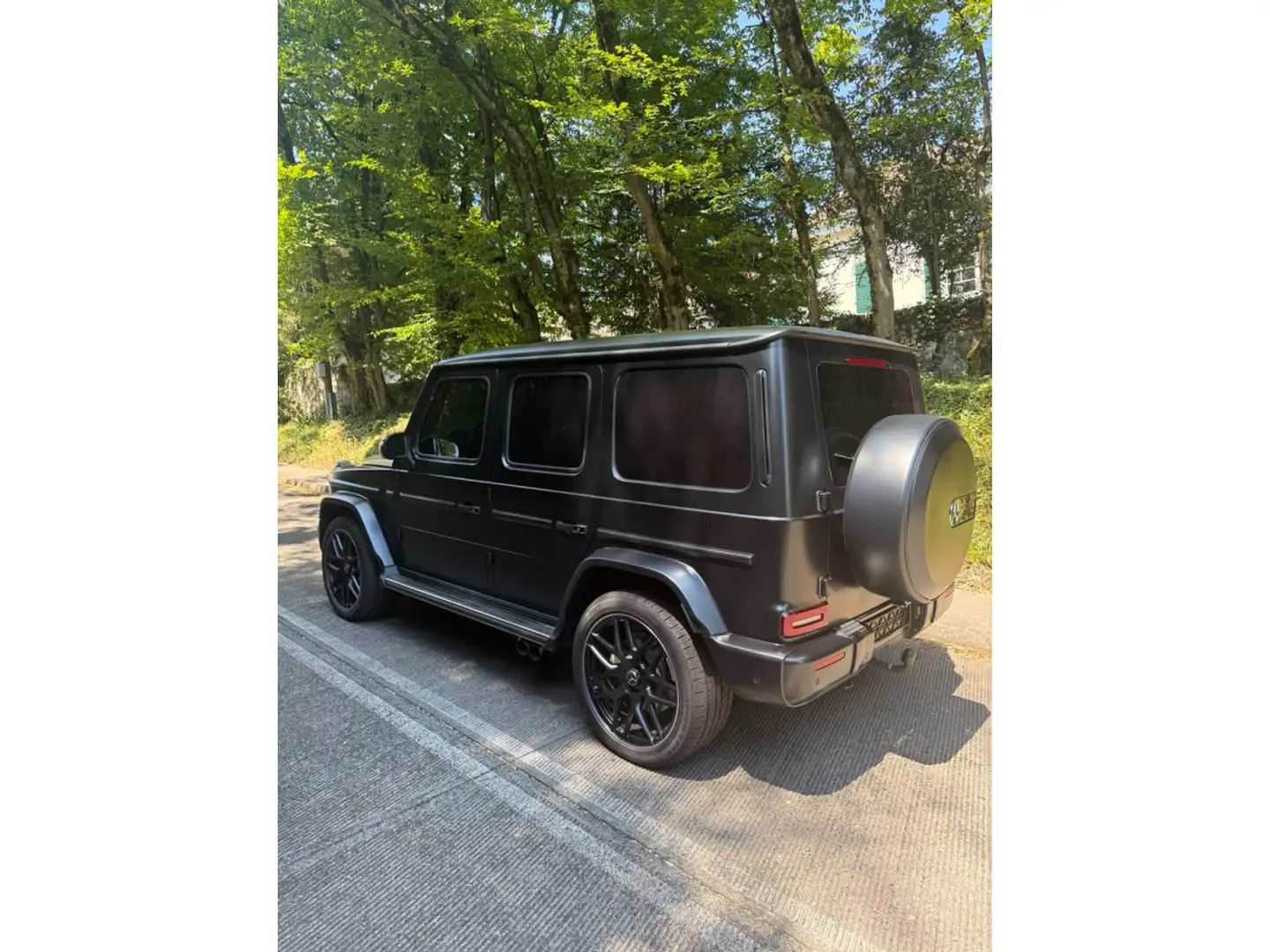 Mercedes-Benz G 63 AMG + Gris - 2