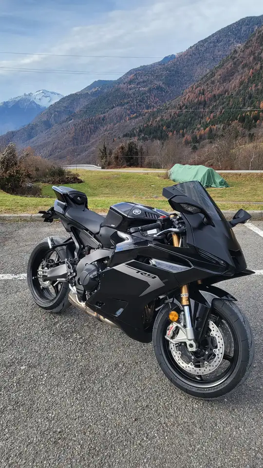 Yamaha YZF-R9