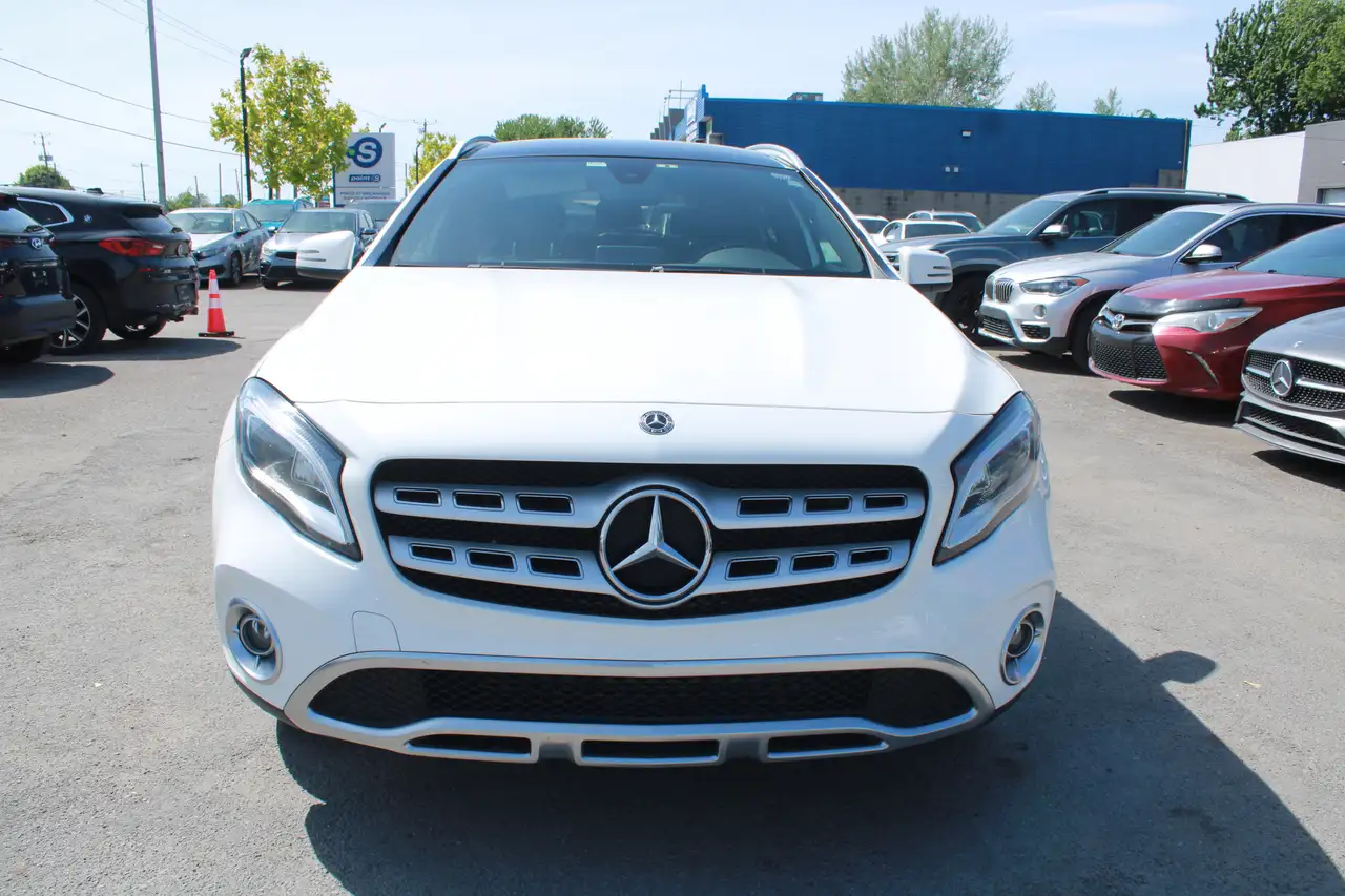 Mercedes-Benz GLA снимка Mercedes-Benz GLA