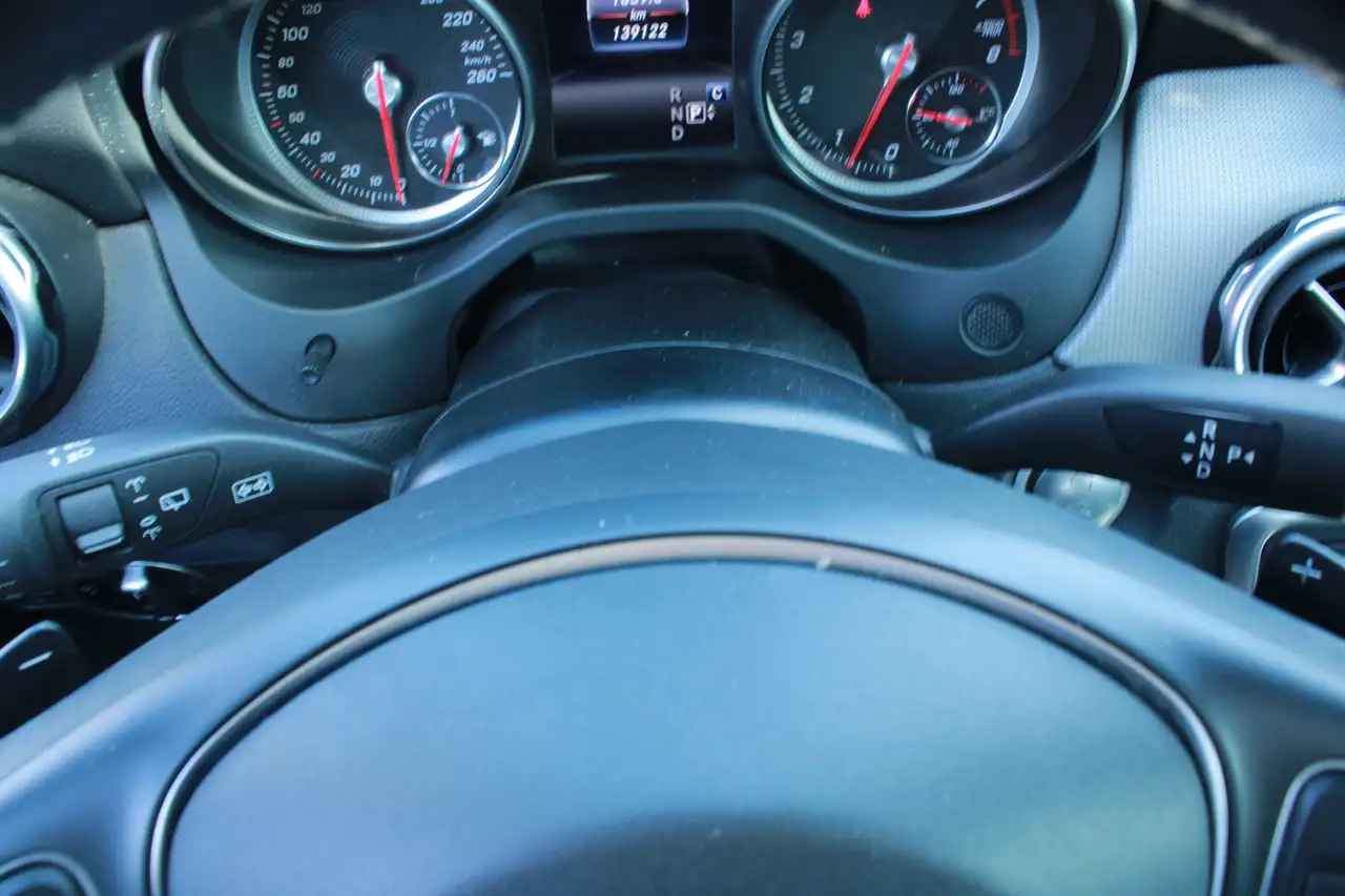Mercedes-Benz GLA снимка Mercedes-Benz GLA