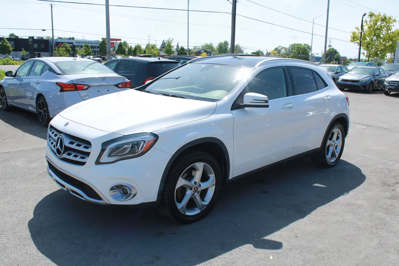 Mercedes-Benz GLA снимка Mercedes-Benz GLA