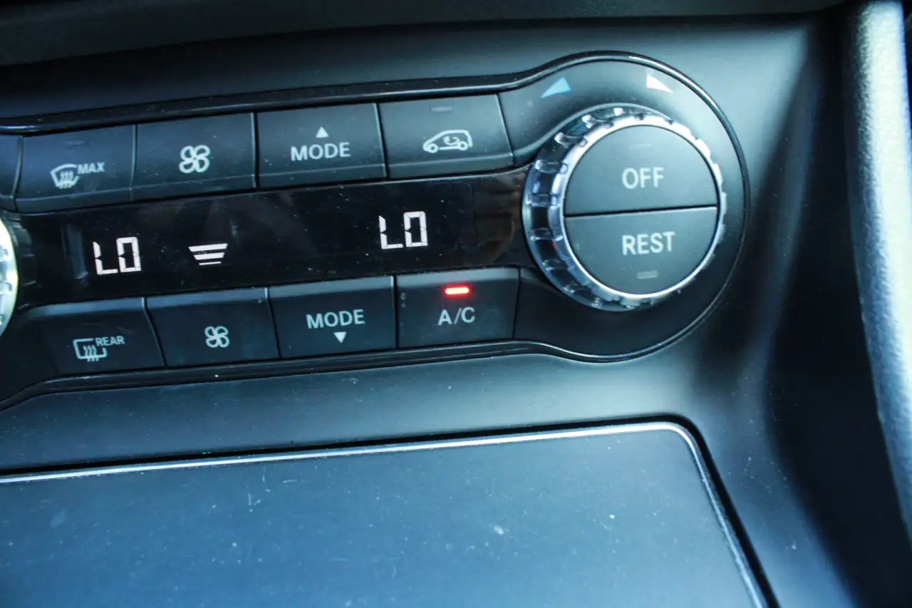 Mercedes-Benz GLA снимка Mercedes-Benz GLA